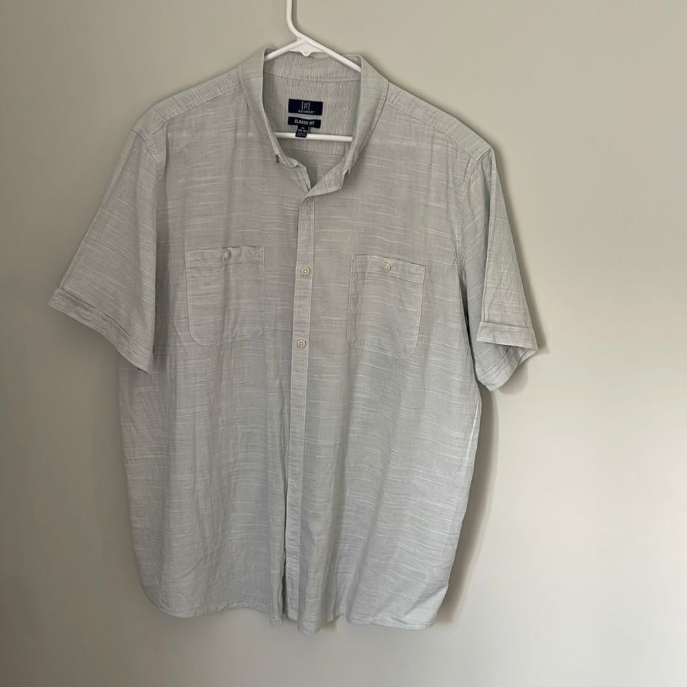 Men’s George Classic Fit Shirt Sleeve Button Down. Size XL‎
